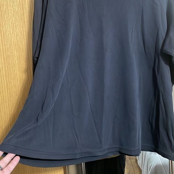 L.L Bean Women’s 2X black long sleeve base layer round neck FLAWS - Picture 5 of 11
